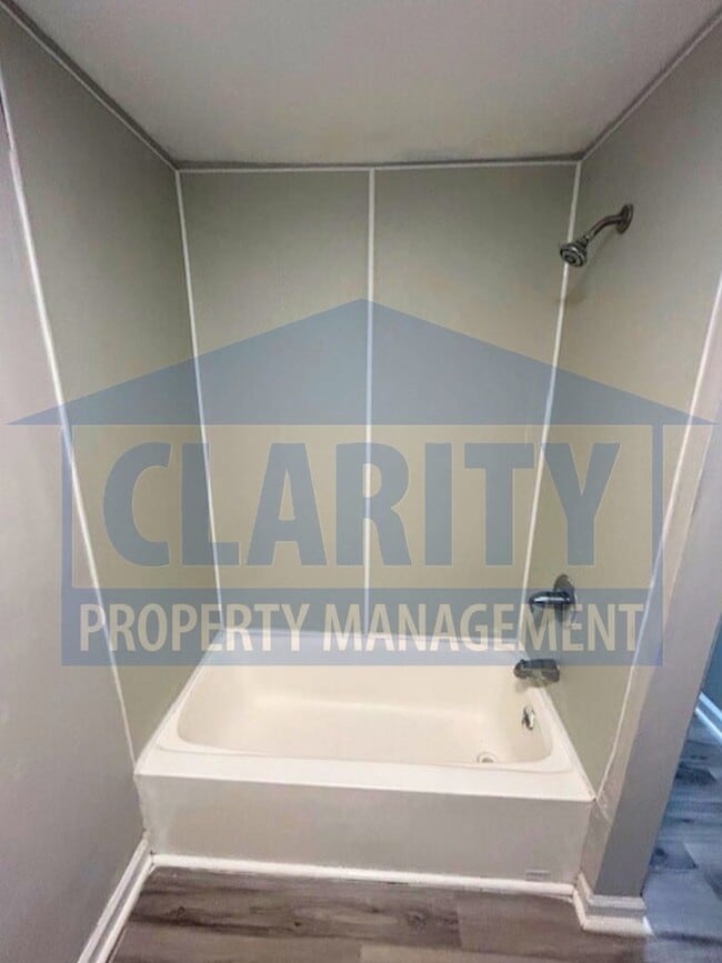 Building Photo - Cozy, four bedroom home!