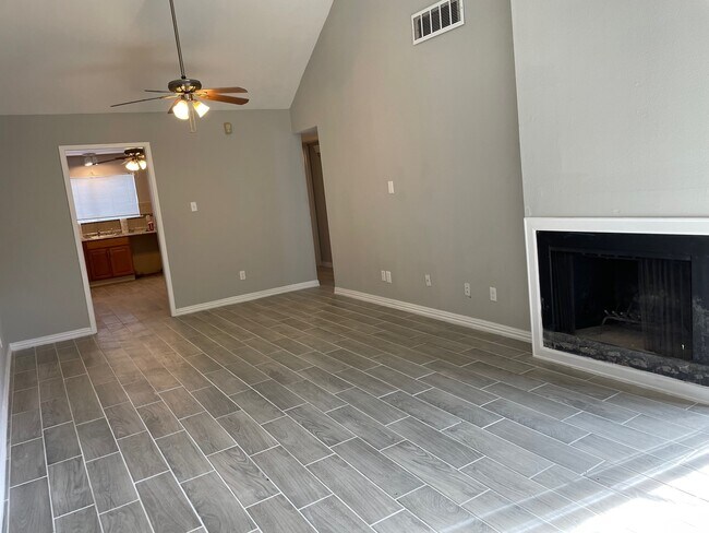 Building Photo - 6401 Deihl Rd