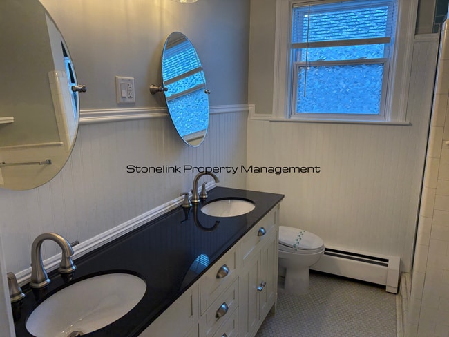 Building Photo - 550-552 Wayland Avenue