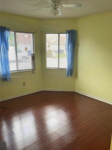 Building Photo - 739 Holly St