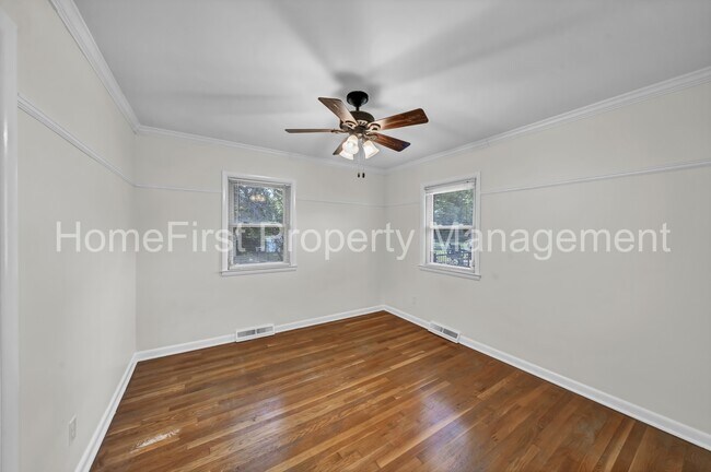 Building Photo - 118 Meadowlark Dr