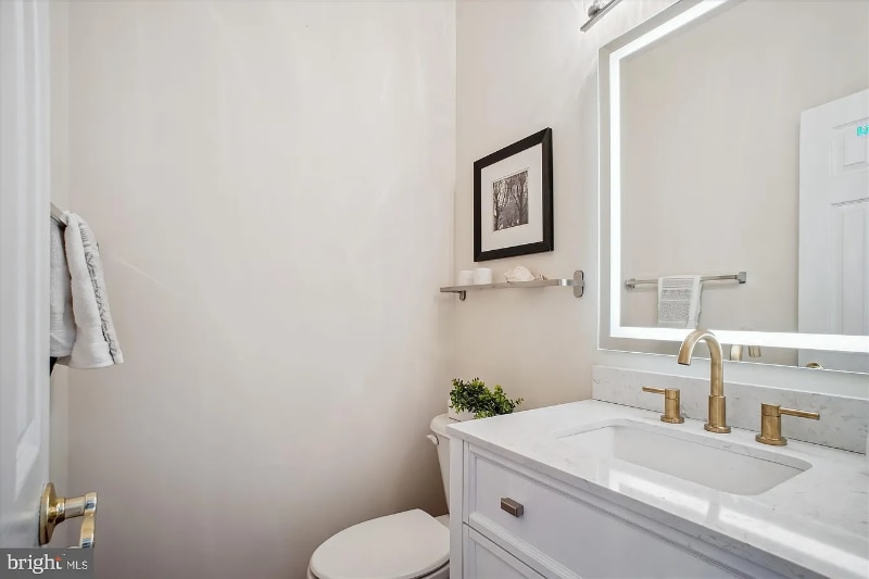 Building Photo - 2907 Dumas St