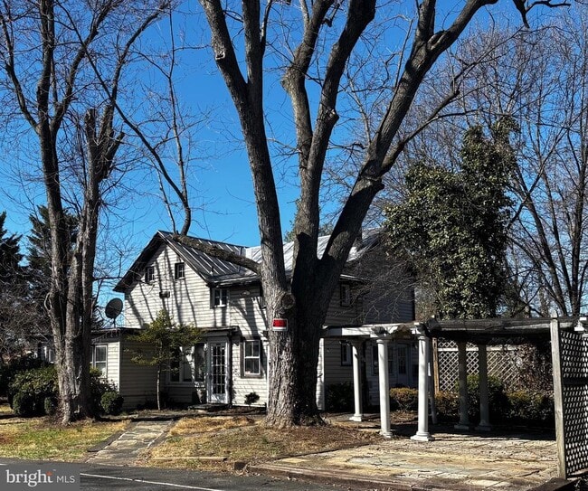 Building Photo - 8122 John Mosby Hwy