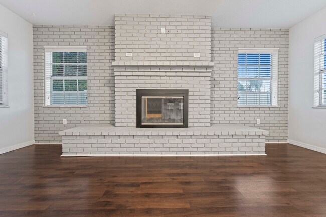 Building Photo - 353 Shirley Ave