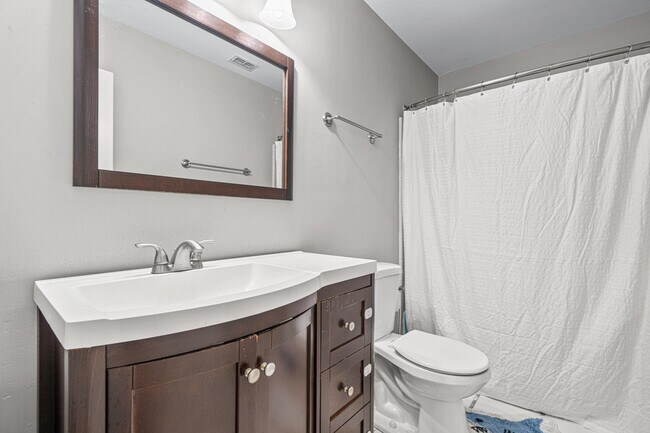 Building Photo - 203 Elizabeth Ct