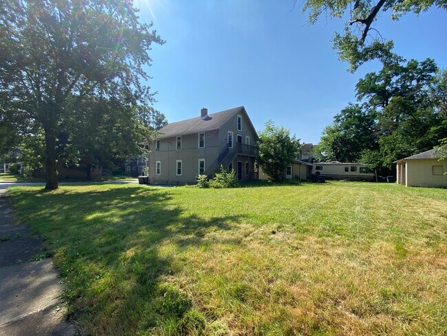 Building Photo - 198-200 Westwood Ave Akron, OH 44302 MFH2 ...