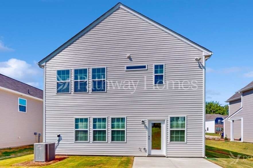 Building Photo - 335 Kennerly Center Dr