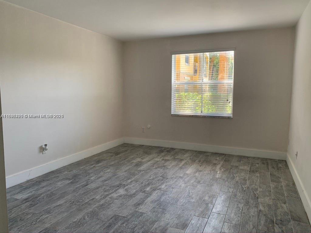 Building Photo - 150 NW 96th Ave