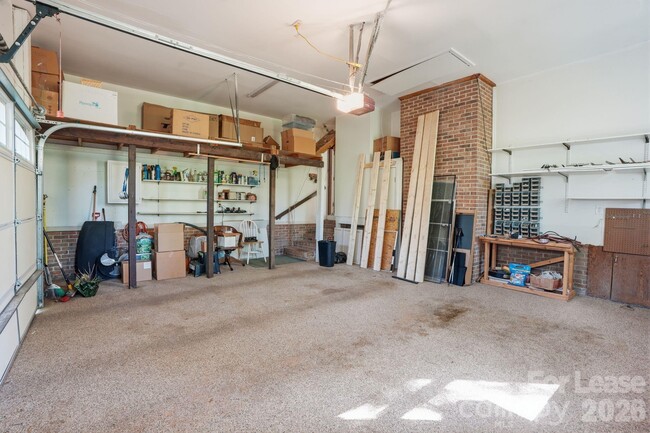 Building Photo - 301 Sardis Rd N