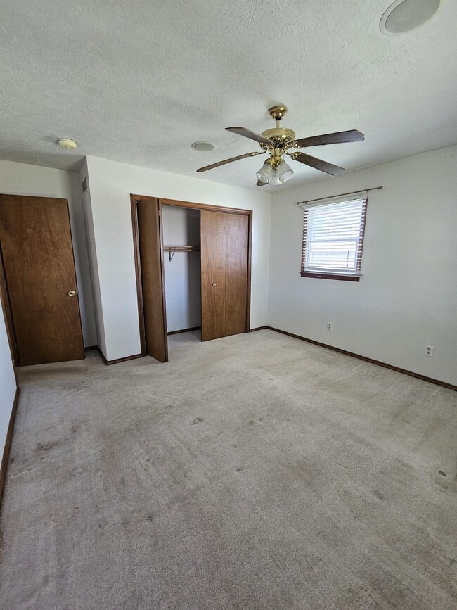 Building Photo - 711 N Hemlock St