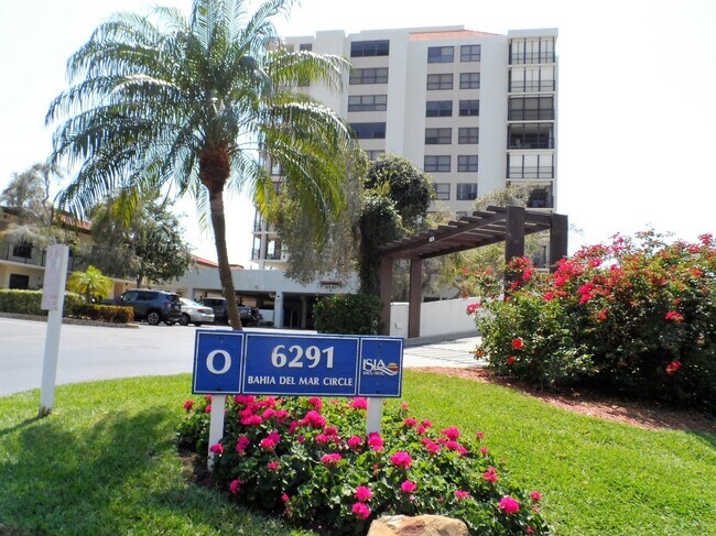 Building Photo - FURNISHED SIX MONTH RENTAL WATER VIEW BAHIA DEL MAR APRIL 29, 2026-OCT. 31, 2026