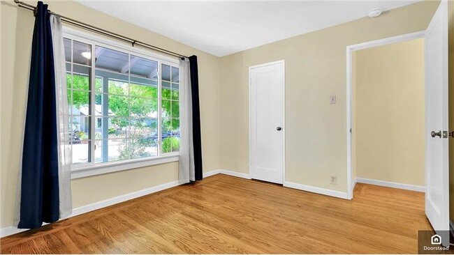 Building Photo - 518 Yuba St