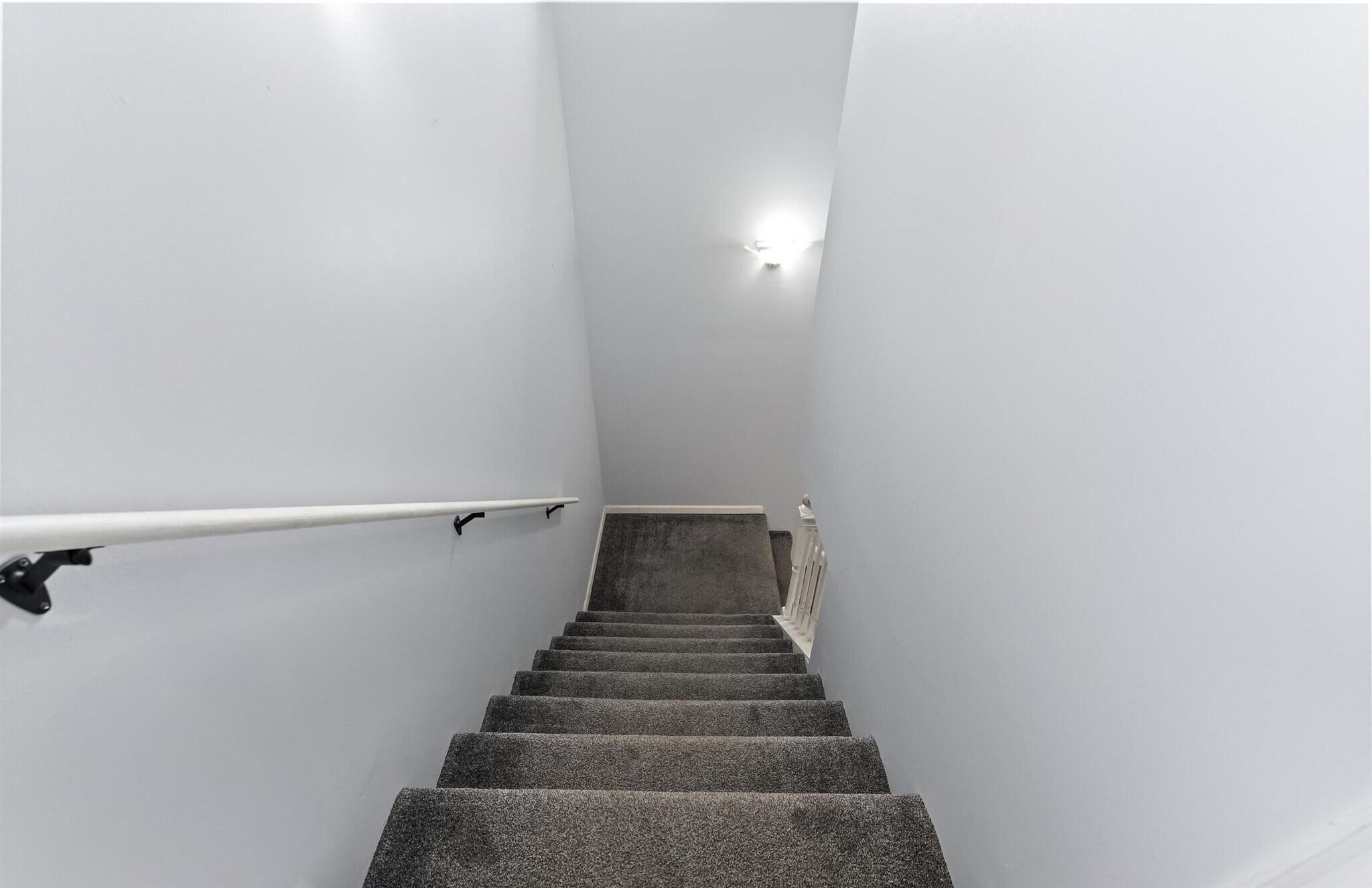 Building Photo - 512 W 12 Mile Rd