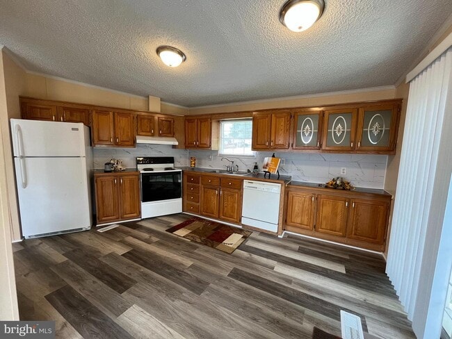 Building Photo - 218 Bronco Way