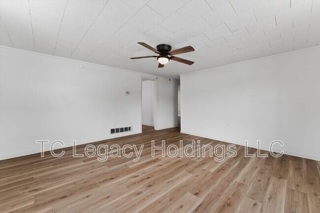 Building Photo - 218 George St