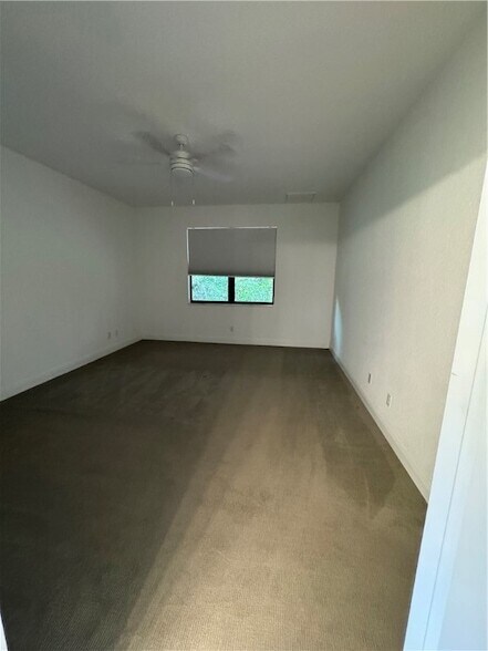 Building Photo - 1751 Willows Sq