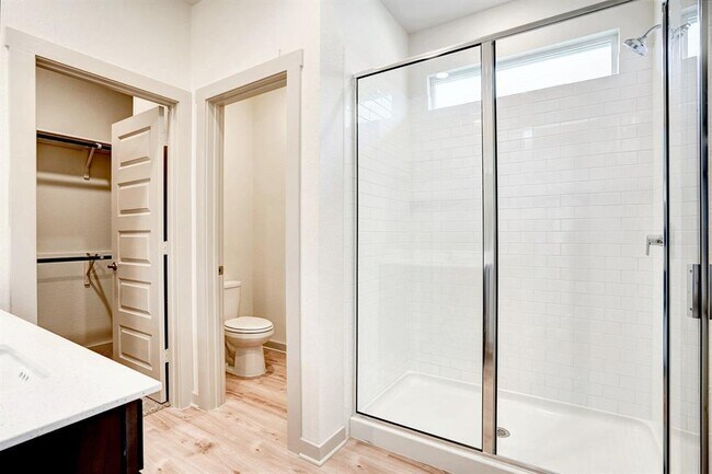 Building Photo - 10600 Seguin St