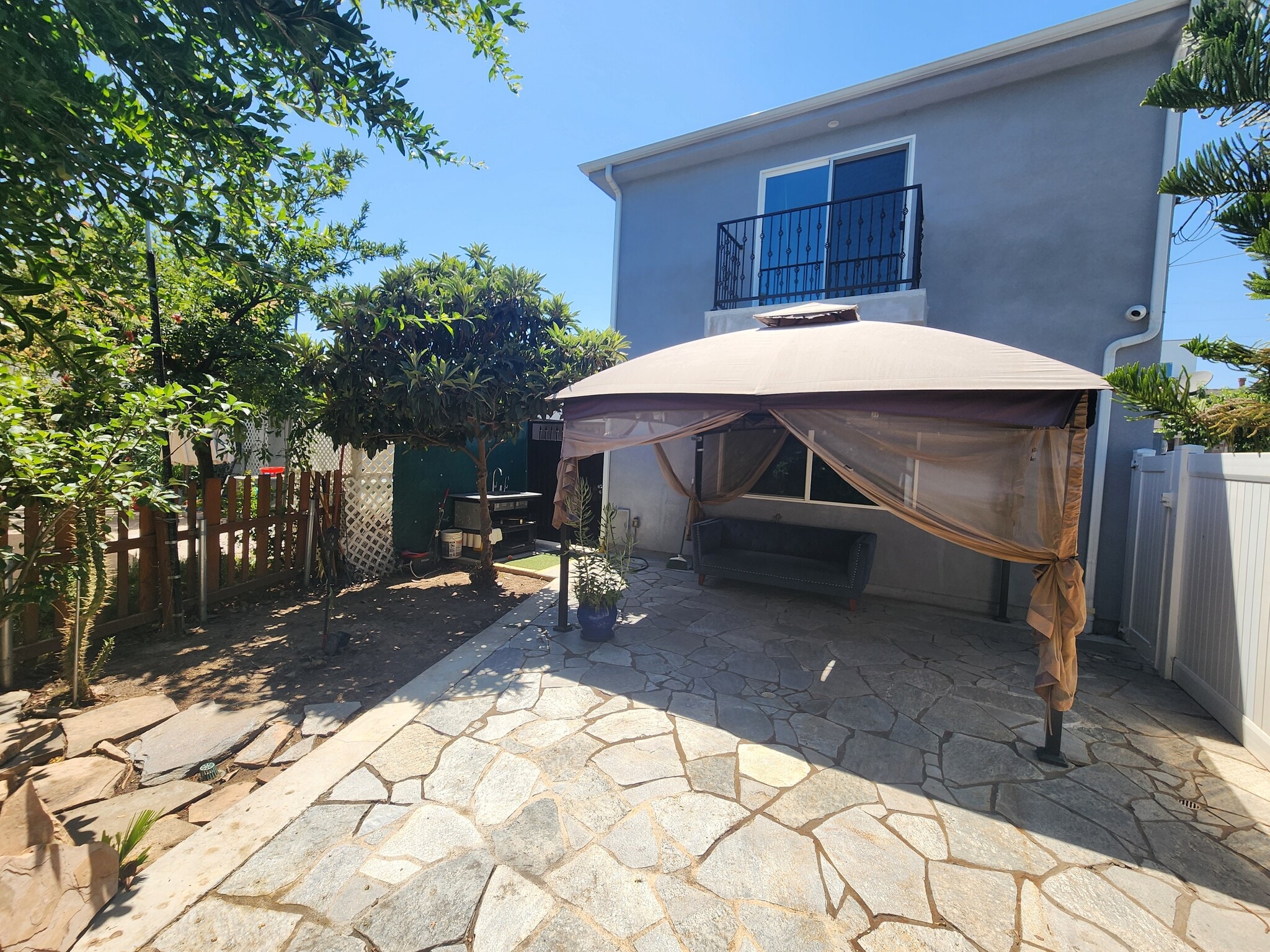 Building Photo - 6827 Murietta Ave
