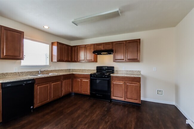 Building Photo - 2435 Tomica Ct