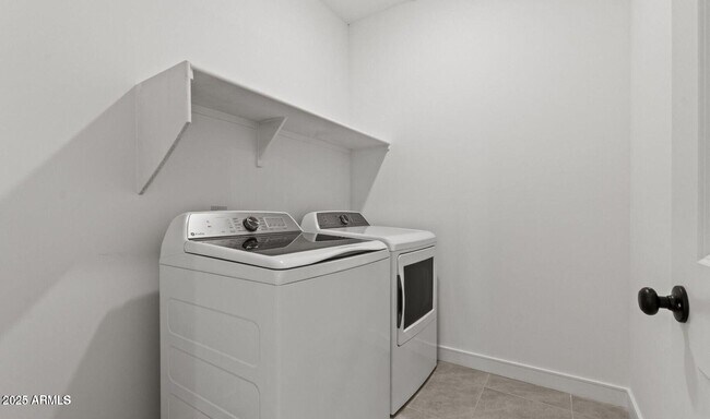 Building Photo - 7426 S 76th Dr