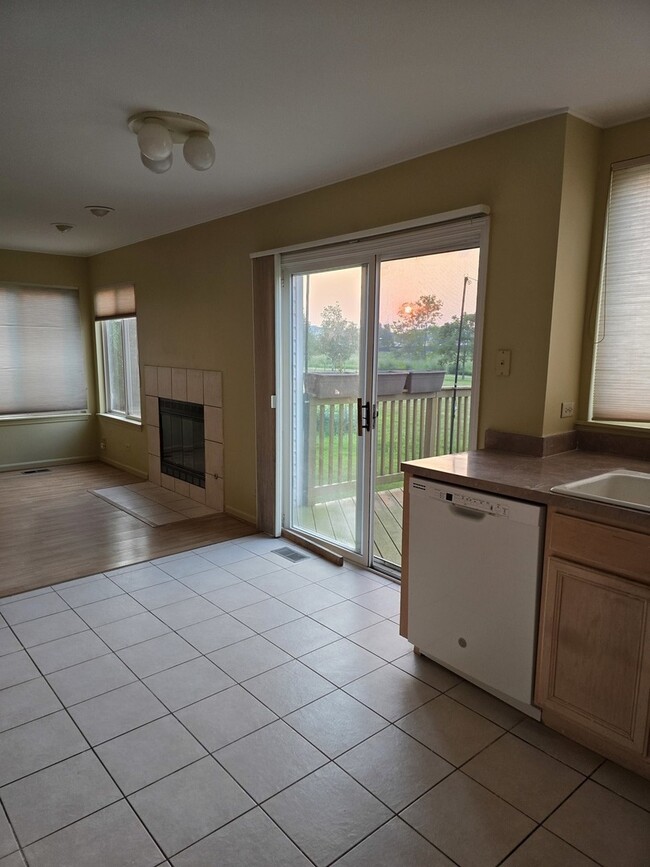 Building Photo - 2135 Feldott Ln