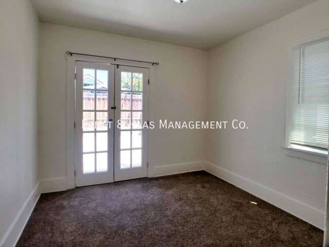 Building Photo - 1510 Hile Ave