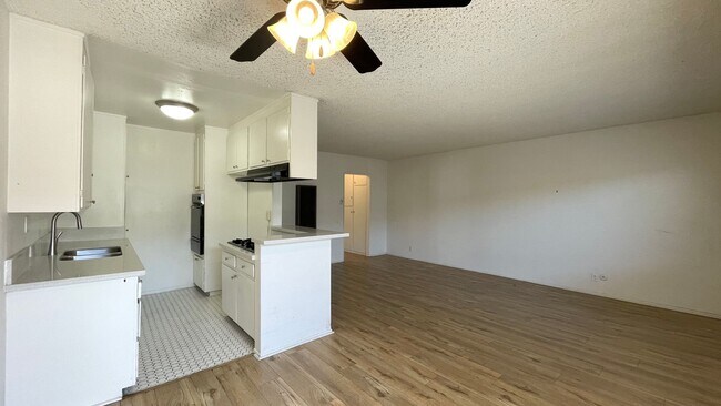 Interior Photo - 849