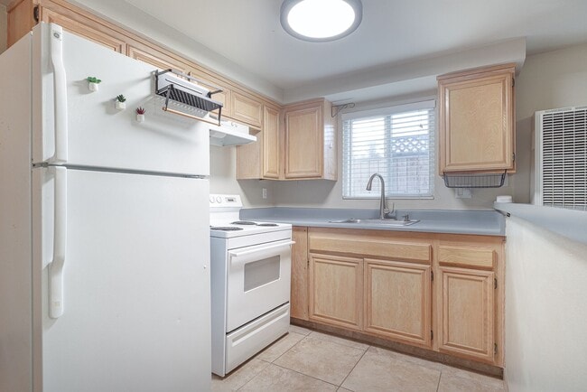 Building Photo - 1-Bedroom + 1-Bathroom | Lower Unit| Silverstrand Beach | Oxnard | Unfurnished