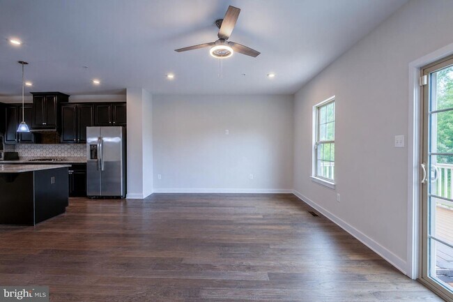 Building Photo - 8032 Spring Arbor Dr