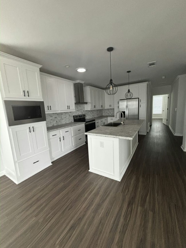 Building Photo - 1615 Voyager Dr