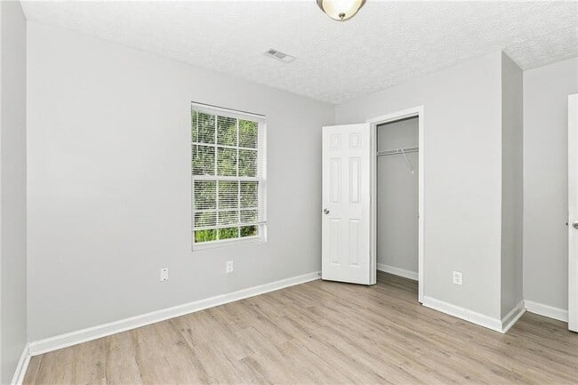 Building Photo - 9471 Bogey Ct