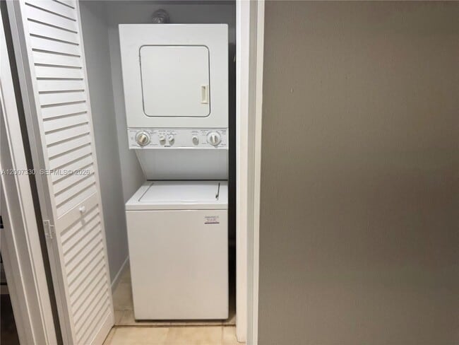 Building Photo - 12501 SW 14th St