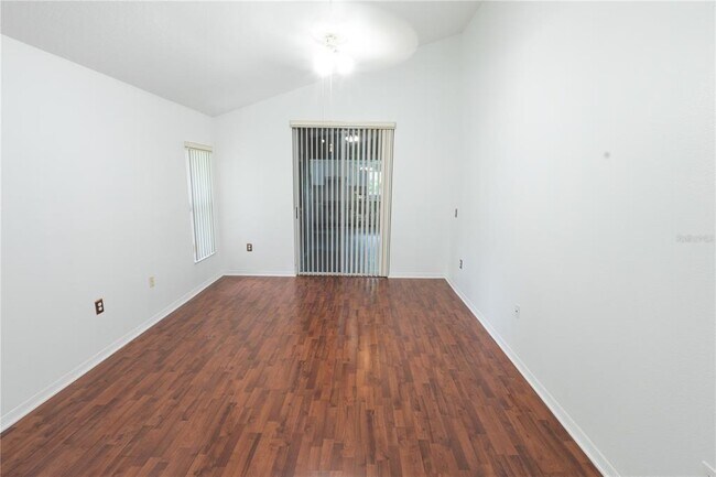 Building Photo - 16505 Lake Heather Dr