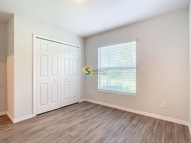 Building Photo - 10474 Pendleton Ave