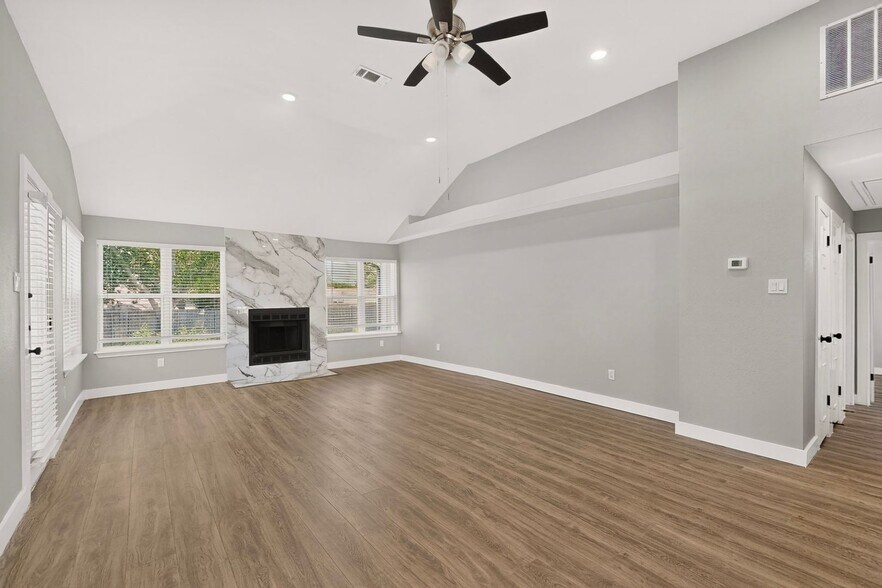 Building Photo - 3604 Lily Ln
