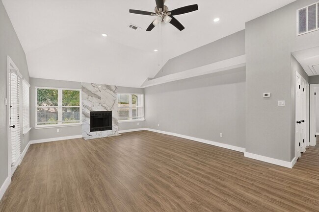 Building Photo - 3604 Lily Ln