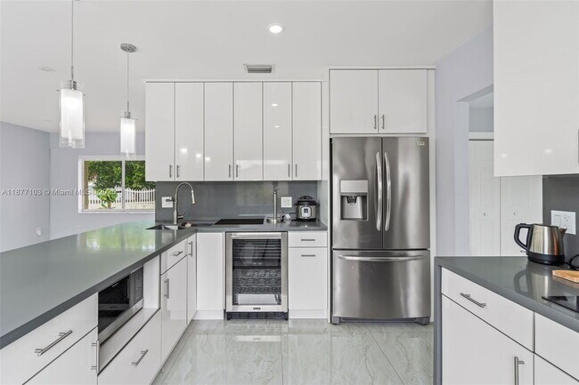 Building Photo - Southwest 180th Street, Miami, FL 33157 - 3 BR 2 BA single-family home