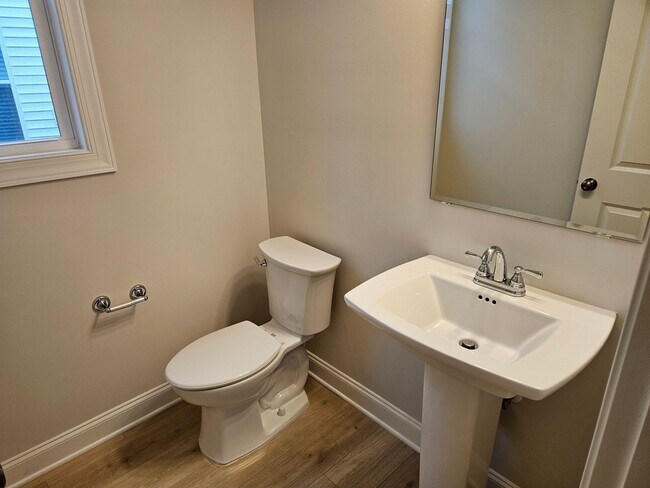 Building Photo - 4 bedroom, 3.5 bath Hampstead home in Magnolia Reserves Community