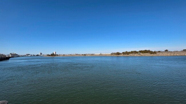 Building Photo - 34 N Montgomery Ave