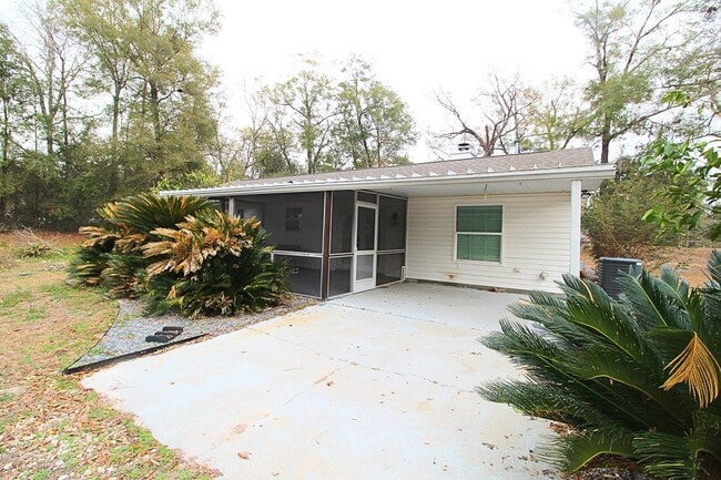 Building Photo - Spacious 3BR/2BA on 1 Acre – Fully Fenced