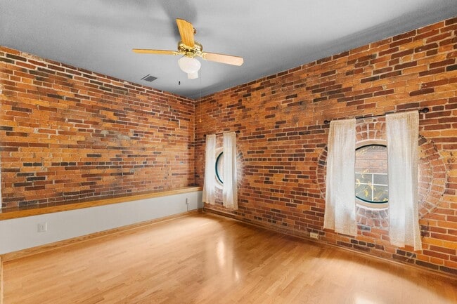 Building Photo - 55 W Livingston Ave