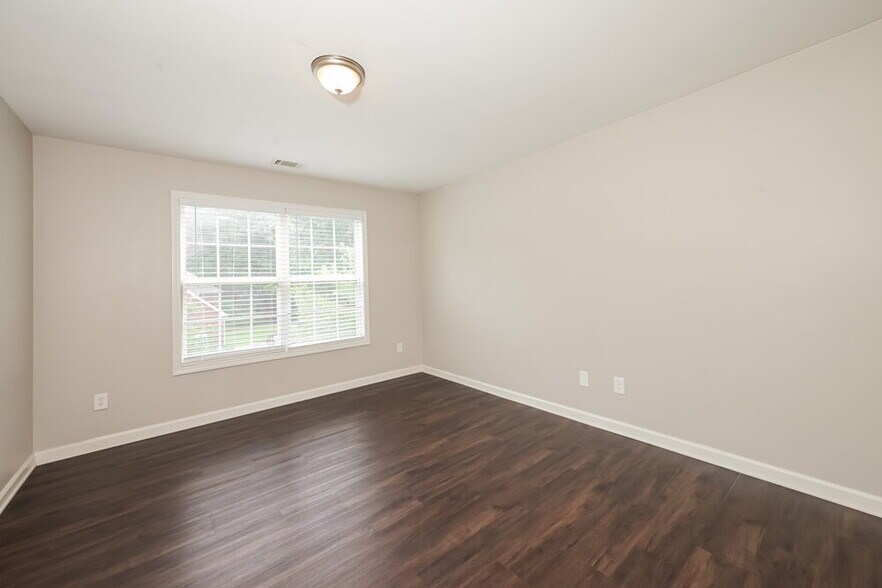 Building Photo - 1509 Warwick Way SE