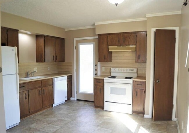 Building Photo - 101 Stubblefield Dr