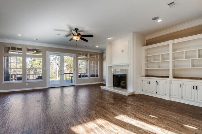 Building Photo - 529 Chippendale Dr