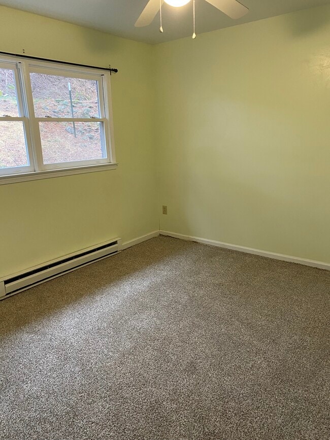 Building Photo - 152 Slopes Ct