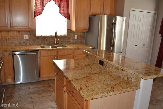 Building Photo - 4 br, 3 bath House - 3297 Red Ash Cir UNIT