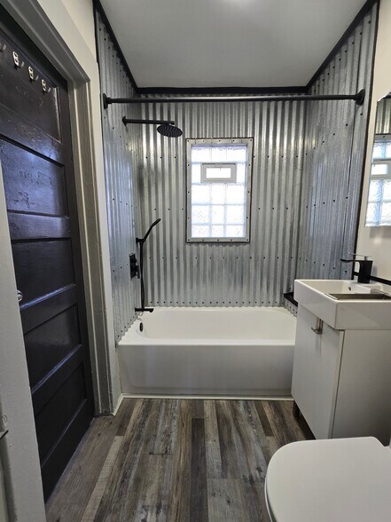 Bathroom - 838 E 76th St