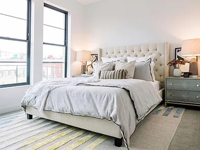 Building Photo - 1345 Keosauqua Way