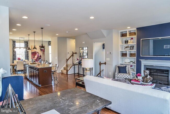 Building Photo - 117 Sequoia Dr