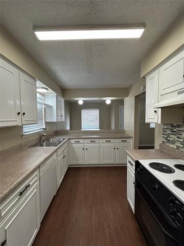 Building Photo - 2212 Viewtop Ln